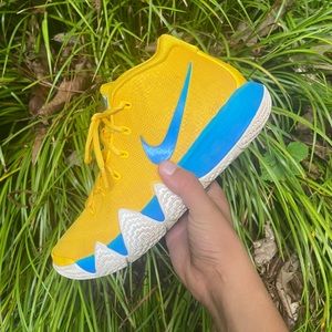 Nike Kyries Size 8
